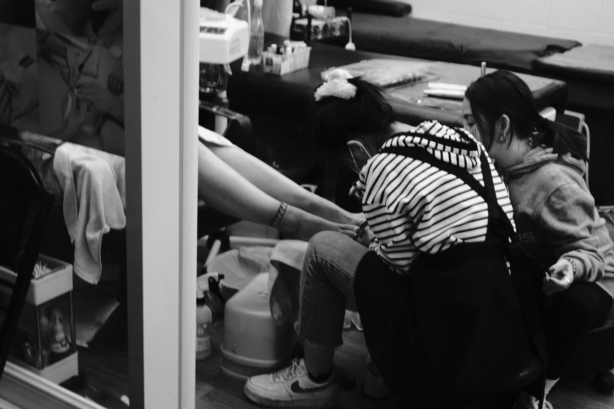 Candid moment of residents in Wanhua's narrow alleyways - street photography