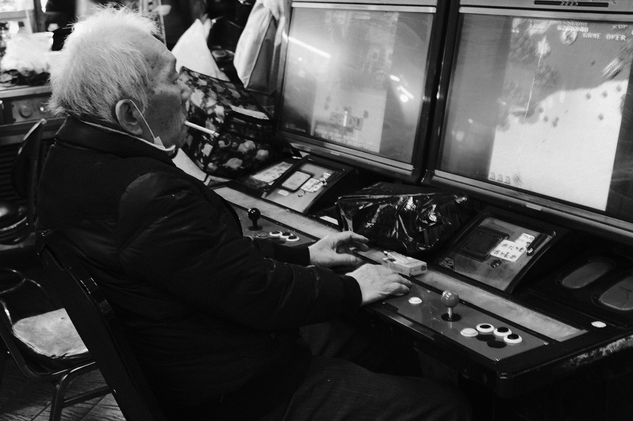 Quiet moment in a Wanhua temple district - cultural street photography