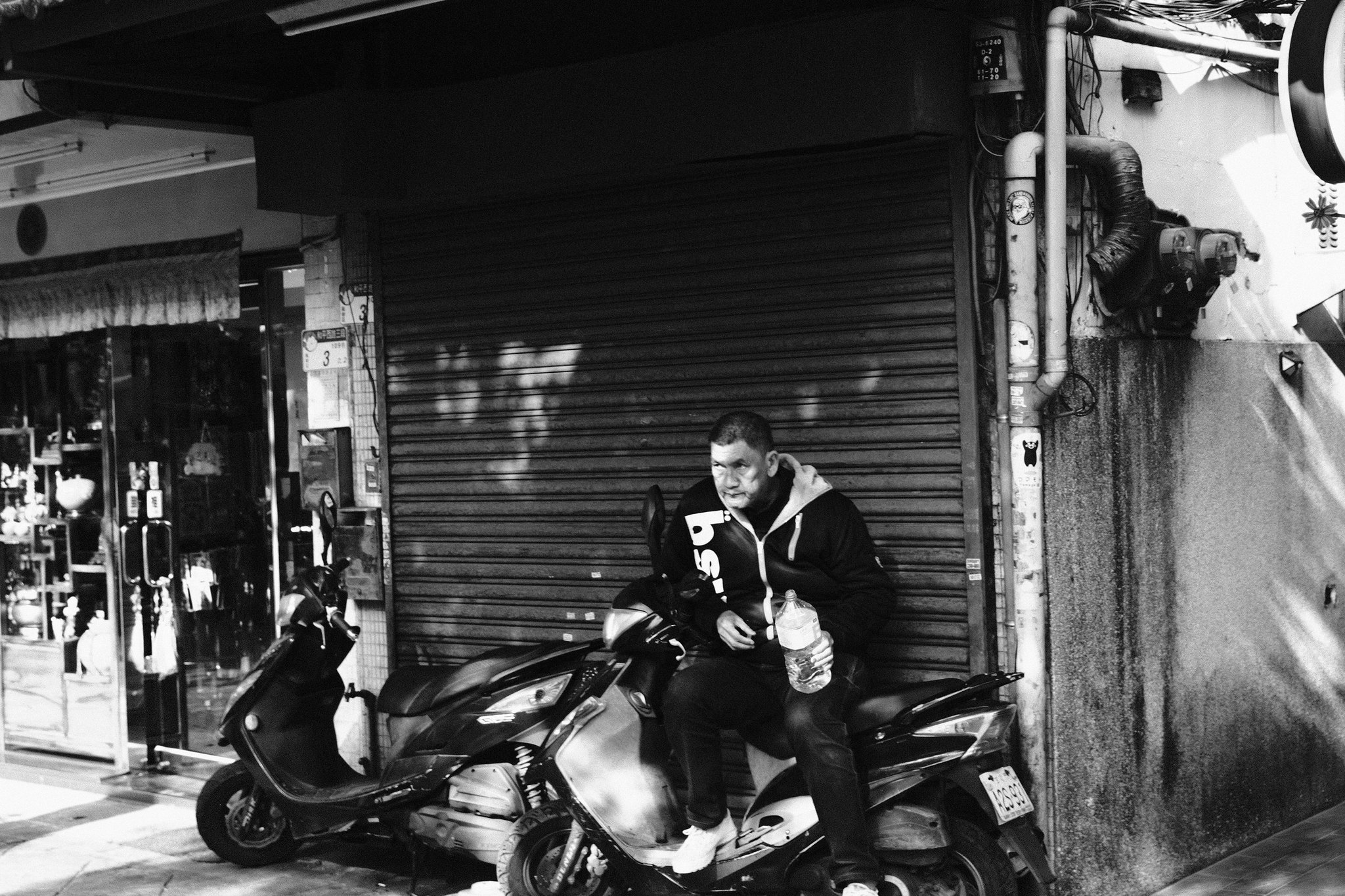 Authentic urban textures and daily rhythms of Taipei's Wanhua district